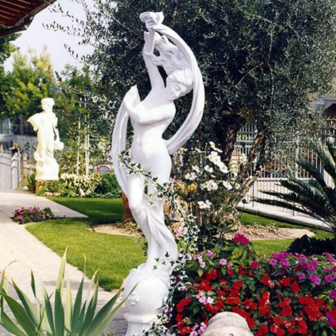 Standbeeld Venere Danzante