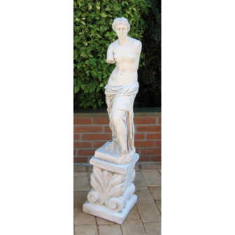 Standbeeld Venus van Milo op sokkel