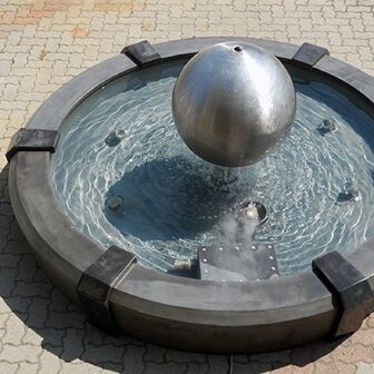 Tuinfontein Saturno met sfera 75